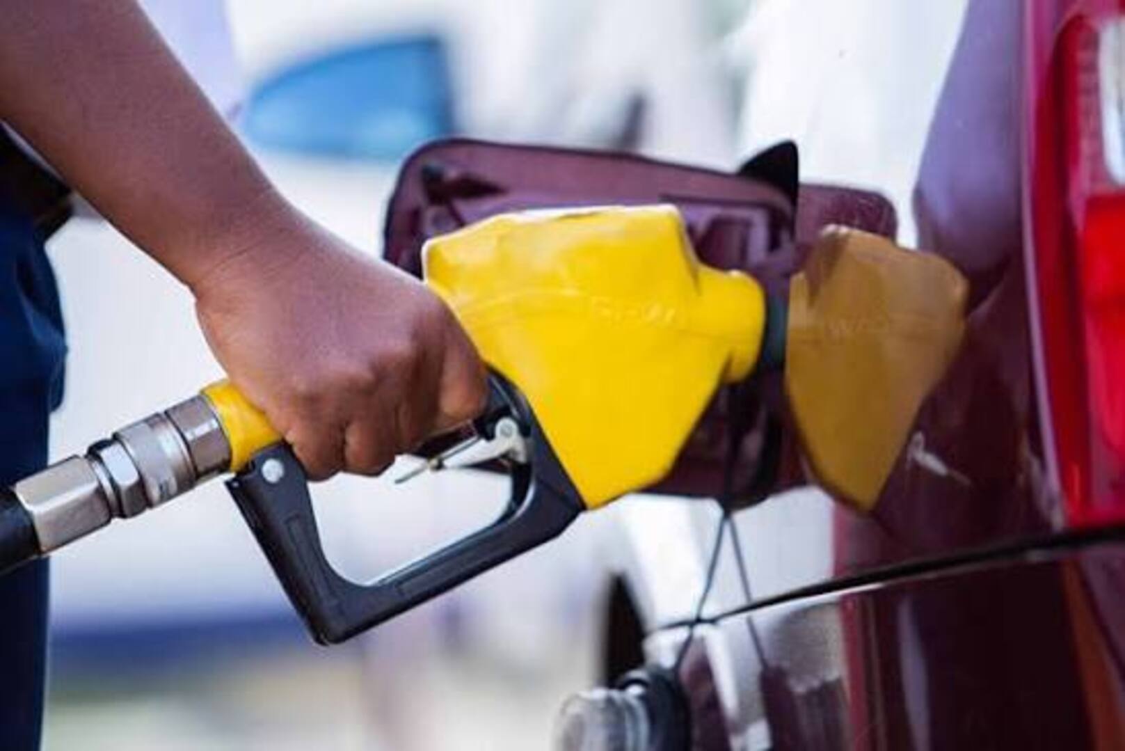 Côte d'Ivoire / Fuel Price Hike: Unleaded Super and Diesel Increase to 905 FCFA and 725 FCFA Respectively